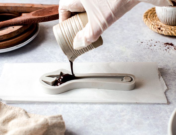 home_chocolates_beind_made home_chocolates_beind_made